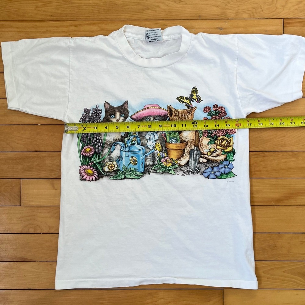 Vintage Prints of Tails Cat Garden Graphic T-Shirt White Single Stitch Small USA - Picture 9 of 10